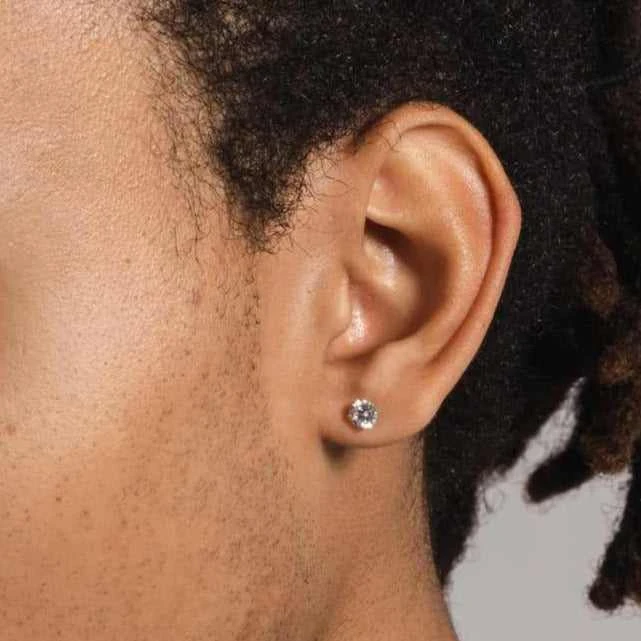 14k Round Cut Diamond Earrings - Pair - Image 3