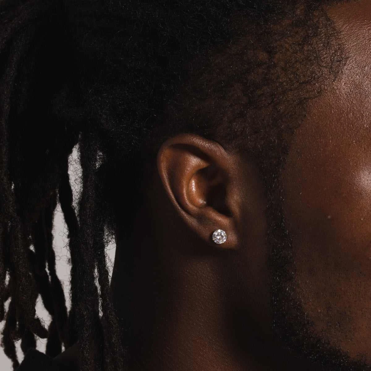 14k Round Cut Diamond Earrings - Pair - Image 4