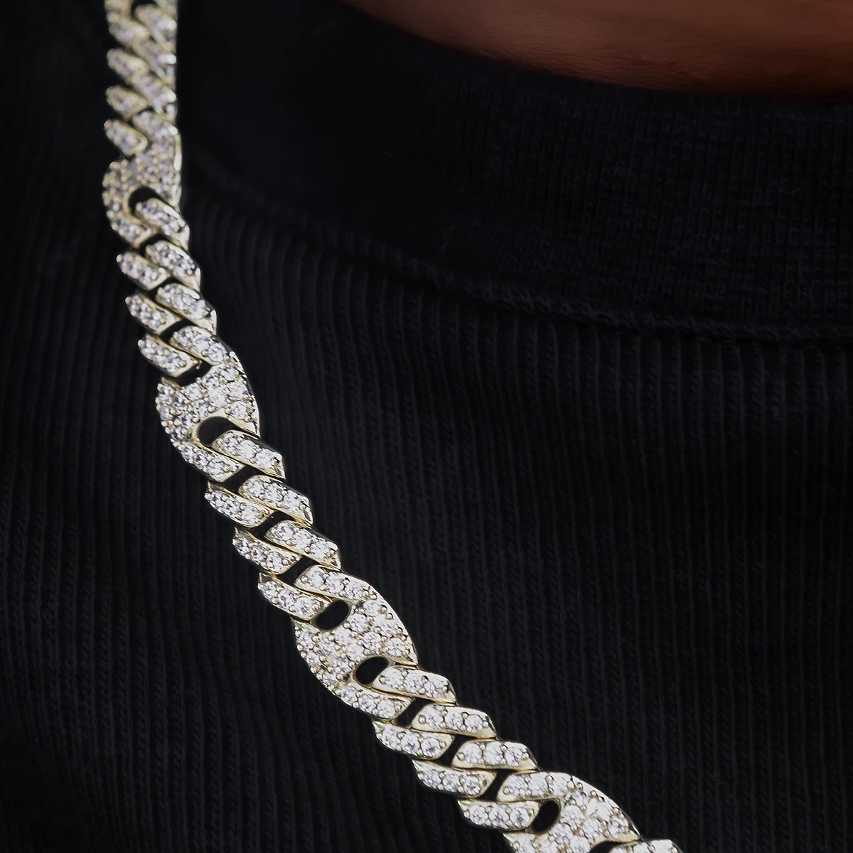 Iced Mariner Puffed Cuban Chain In Yellow Gold - Image 4