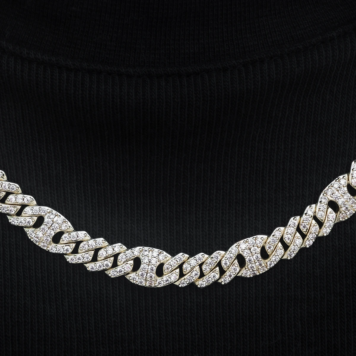 Iced Mariner Puffed Cuban Chain In Yellow Gold - Image 2