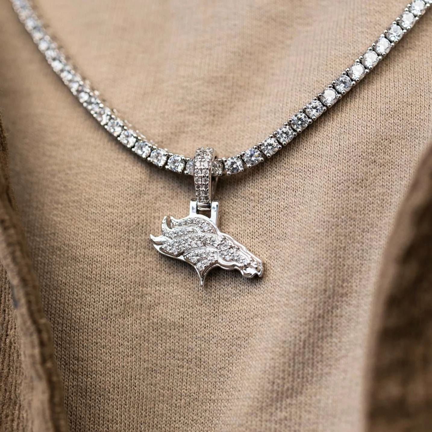 Denver Broncos Micro Logo Pendant - White Gold