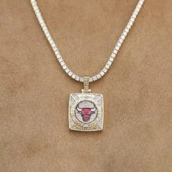 Chicago Bulls Championship Pendant - Yellow Gold