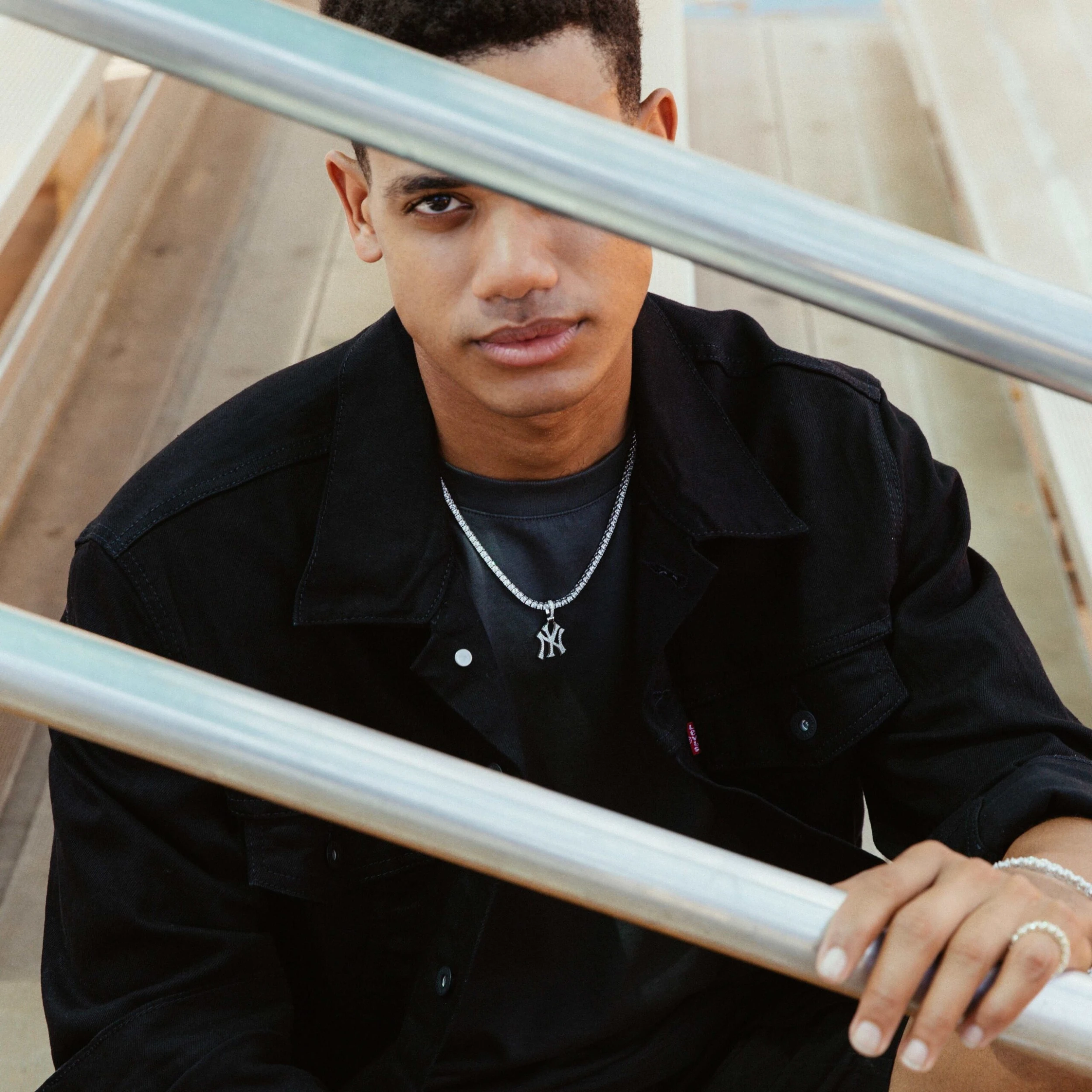 New York Yankees Micro Pendant In White Gold - Image 3