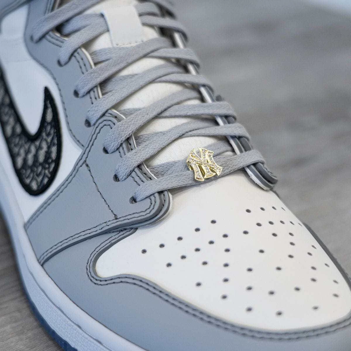 New York Yankees Shoelace Charm - Image 2