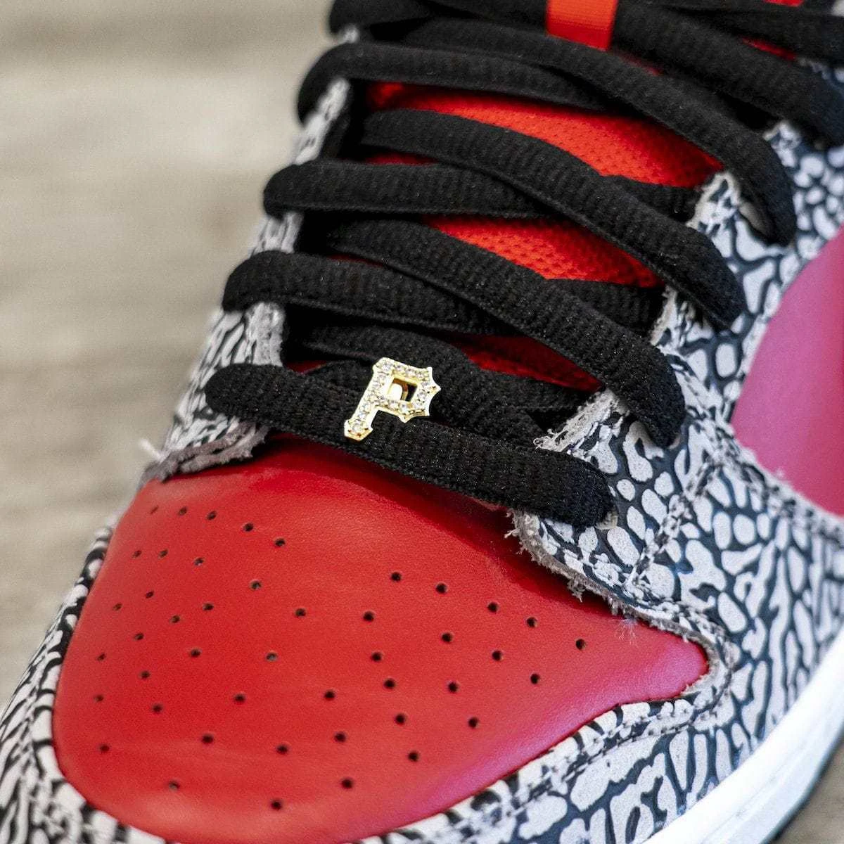 Pittsburgh Pirates Shoelace Charm - Image 3